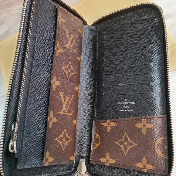 $$$ REDUCED - Louis Vuitton Womens Monogram Mascassar Long Zippy Wallet - Picture 3 of 6